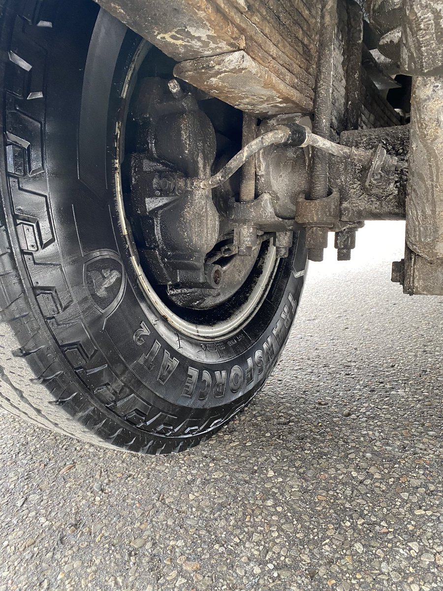 CstTaraso9345's tweet photo. This tow truck was brought to me for inspection by my coworker ^KB. No pre trip inspection surrendered.

Upon inspection I found a blown wheel seal; actively leaking.  Truck out of service and charges laid. #Towbruary #RoadSafety https://t.co/n478VoNeAu