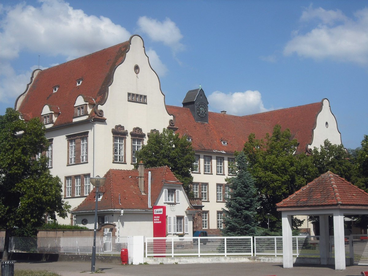 le CIDFF est intervenu le 24 janvier au Lycée Koeberlé de Sélestat auprès d’une classe de BTS SAM (Support à l’Action Managériale). Les échanges ont été dynamiques et une réflexion a été engagée avec les élèves au sujet de la mixité des métiers et des questions d’égalité F/H