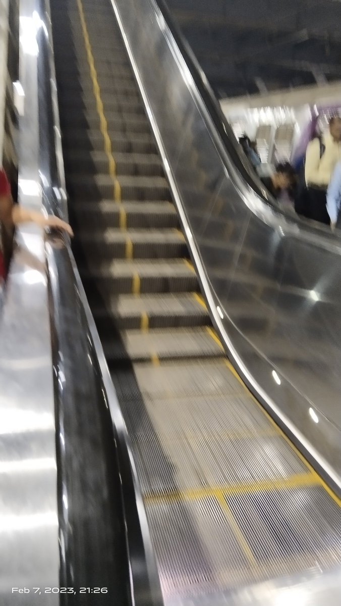 Parthpatel1551's tweet photo. Why is the elevator closed when the public needs it?
Location:- Goregaon Station @WesternRly @RailwaySeva @drmbct https://t.co/VujhJwCSXz