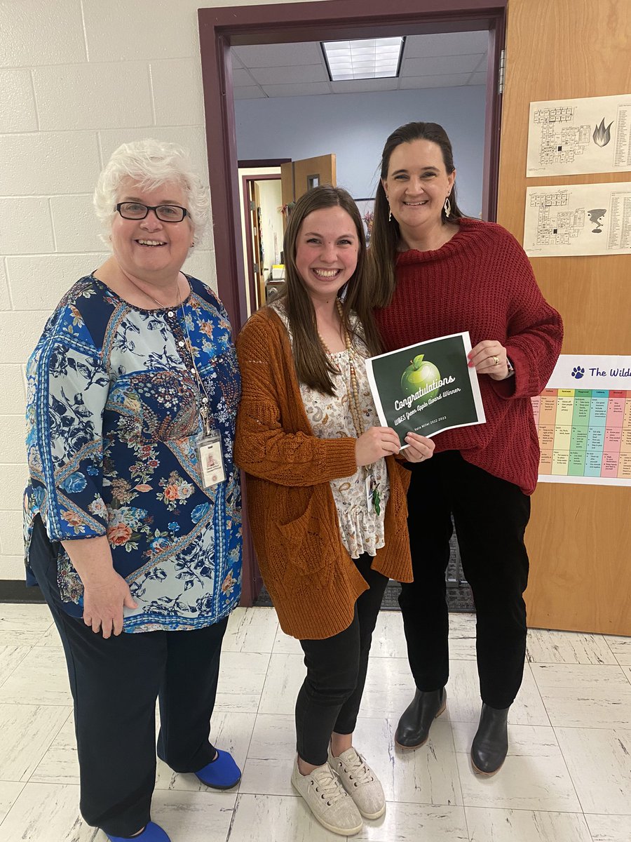 bluff_white's tweet photo. Congratulations to Katie Miller! She is the Green Apple Award Winner at WBES! We are so proud of her and all of her accomplishments this year. Her future is so bright! 💙🐾🍏 https://t.co/lnPoUkIKdv