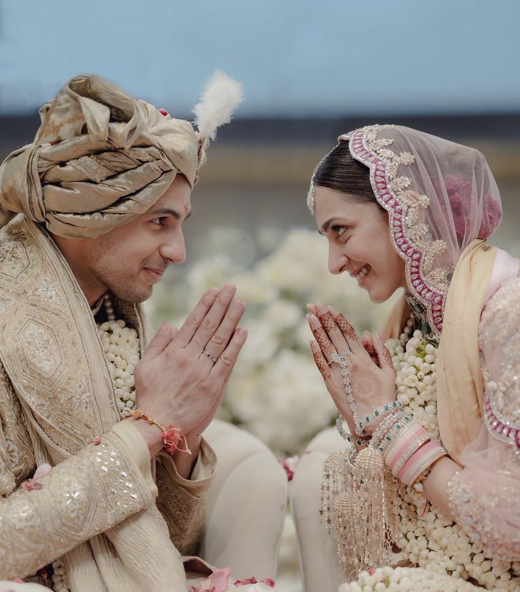 ummeshkumar's tweet image. Heartiest of congratulations to #SidharthMalhotra and #KiaraAdvani, here&apos;s to a blissful married life ahead!

#SidharthKiaraWedding