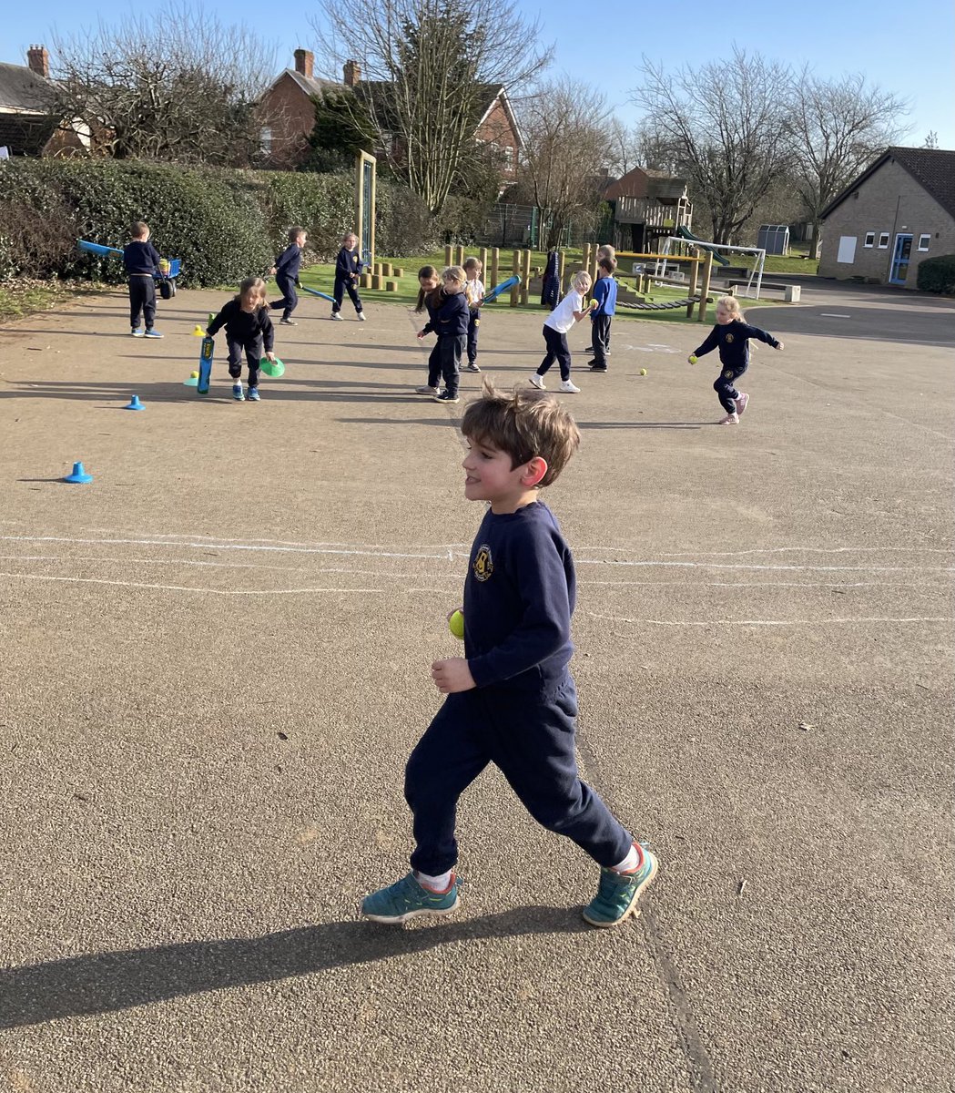 StMSchSport's tweet photo. Cricketing weather this afternoon in Year 1 ⁦@StMSchStewkley⁩ #together https://t.co/REr7N0v6Bq