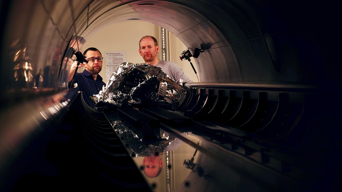 As the scarcity of raw materials increases, the need to develop packaging that uses less of these materials has grown. 

So, with <a href="/MAXIVLaboratory/">MAX IV Laboratory</a> and researchers at <a href="/chalmersuniv/">Chalmers University of Technology</a>, we’re examining paper straw materials, to help make them more durable 👇tetrapak.co/3HHtEVI