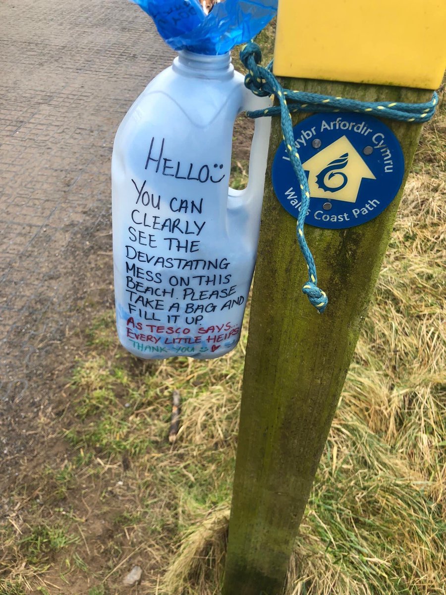 WWChronicle's tweet photo. This was spotted down down on the coastal path near the old harbour in Pembrey, what a great idea.
Pics credit Annette Eveleigh.
#WestWalesChronicle #RedBrandMedia #Pembrey #Litter #Environment https://t.co/uRZ2htacUC
