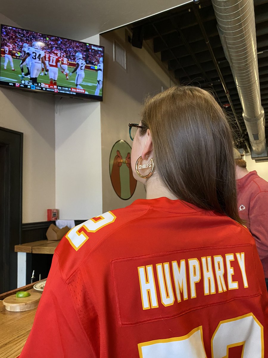 MeatingPlaceOK's tweet image. Let’s Go Chiefs week! Anyone wearing chiefs gear between now and Sunday gets free dessert! #eatlocal #letsgochiefs❤️🏈💛