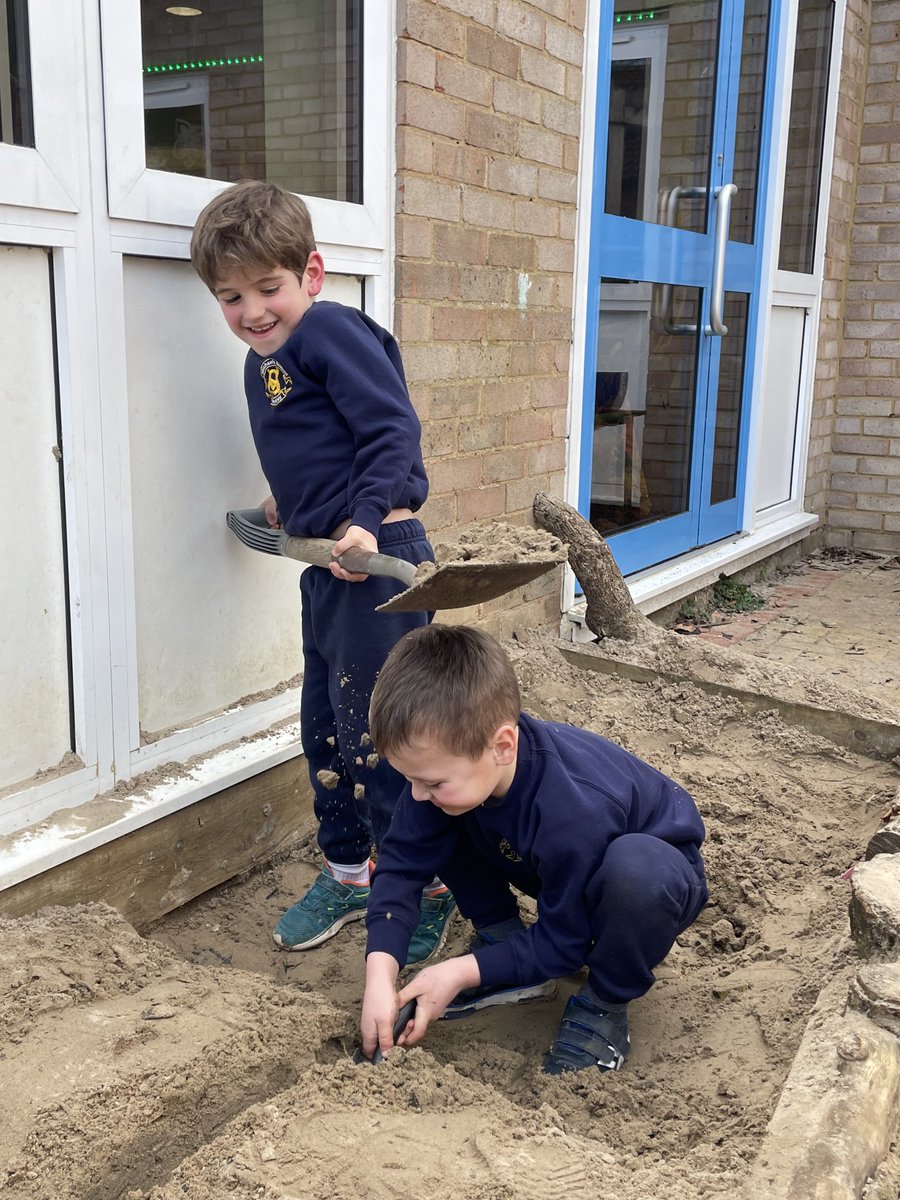 StMSchSport's tweet photo. Mud pies , creative digging , car- building and afternoon tea - never a dull moment in year 1 ⁦@StMSchStewkley⁩ #together https://t.co/5kBWlXiUi9