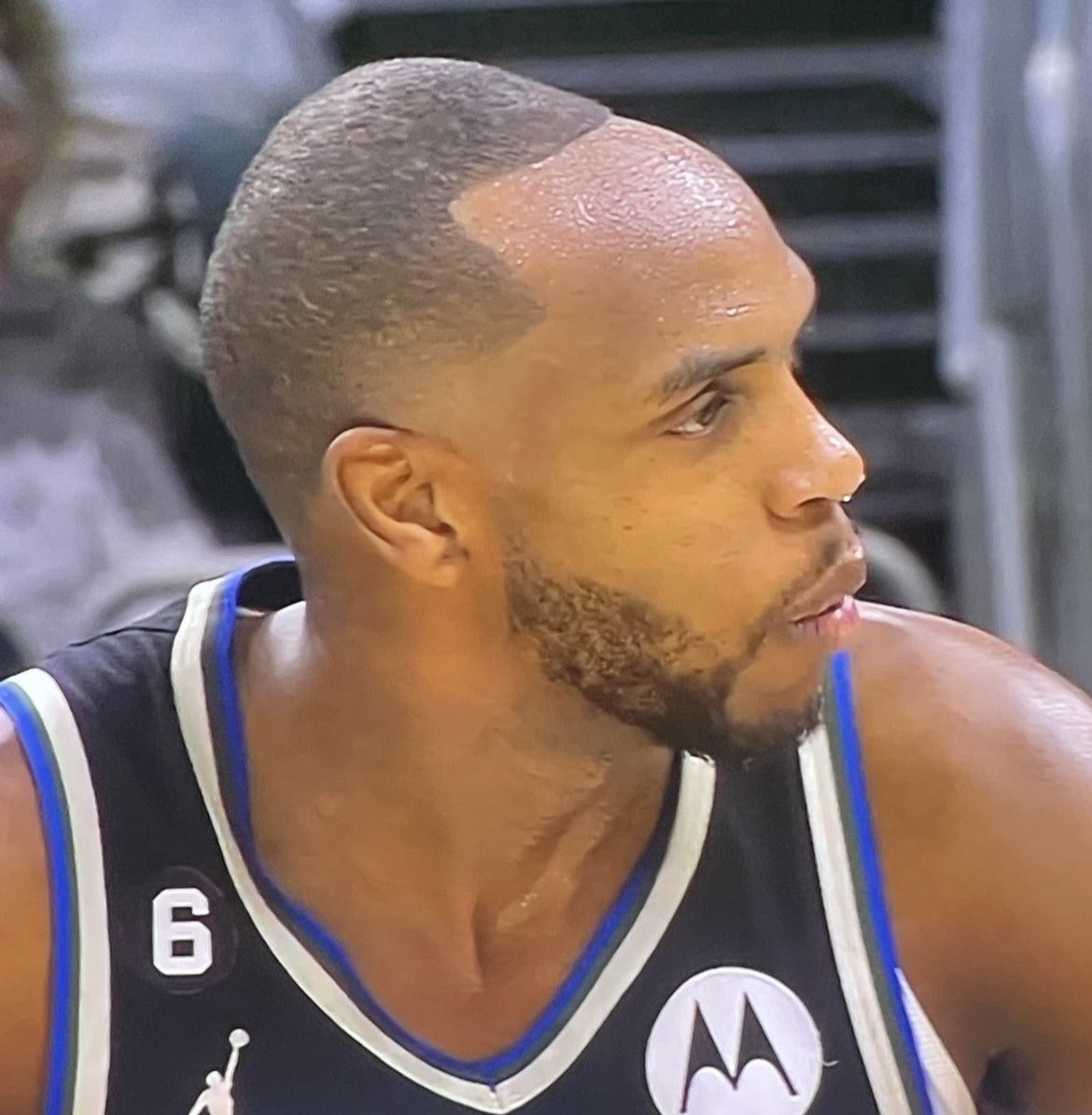 Giannis needs to tell Middleton to let it go. This is wild 😭 ✂️