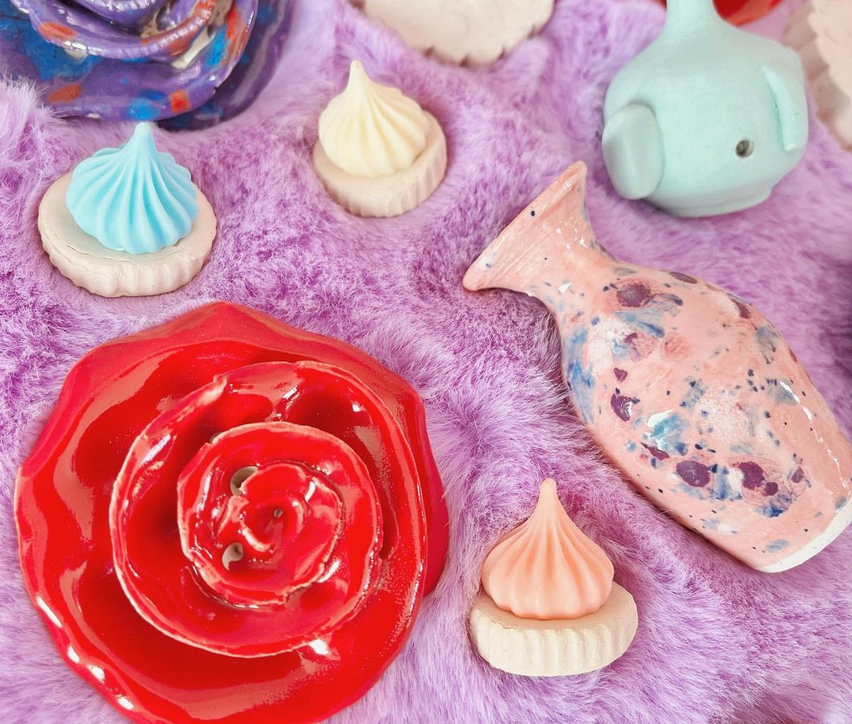 AdamCeramic's tweet photo. Sweets for your sweet, pots for your honey?! #valentines is just a week away and if you need a little token of love I’ve updated https://t.co/TVrk78M8yD with ever lasting flowers, treats and little pots 💖🌷💐🌸🍭 https://t.co/sQ18X3OaGA