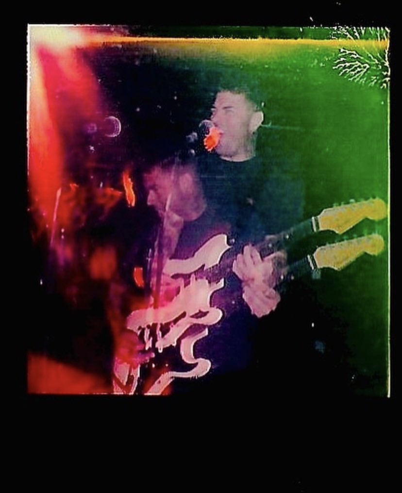 📸 by @patspolaroidz ⚡️ 
. . .
#fender #punk #rock #guitarstrangler