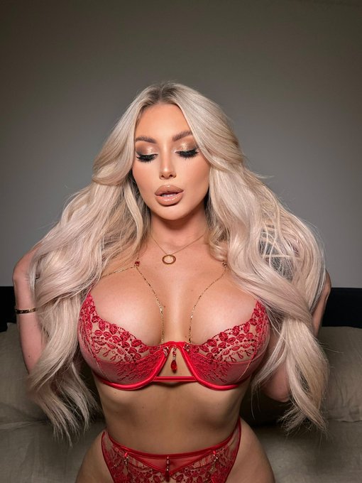 heating up ❤️&zwj;🔥 https://t.co/YlAjeQ2hGl<a href="/tag/mvsales"class="tags"><span>#mvsales</span></a>