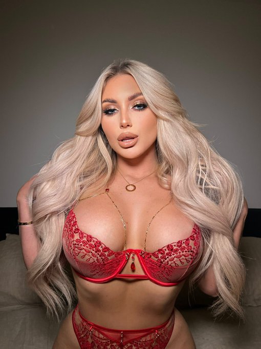 heating up ❤️&zwj;🔥 https://t.co/YlAjeQ2hGl<a href="/tag/mvsales"class="tags"><span>#mvsales</span></a>