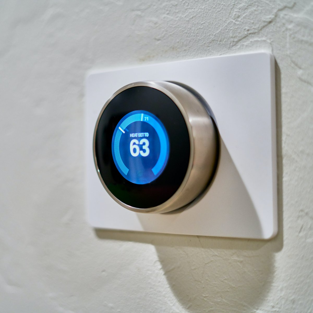 Interested in replacing your old thermostat with a programmable one? Give us a call at (502) 968-6222! We can help you select the model that's right for your system and lifestyle.