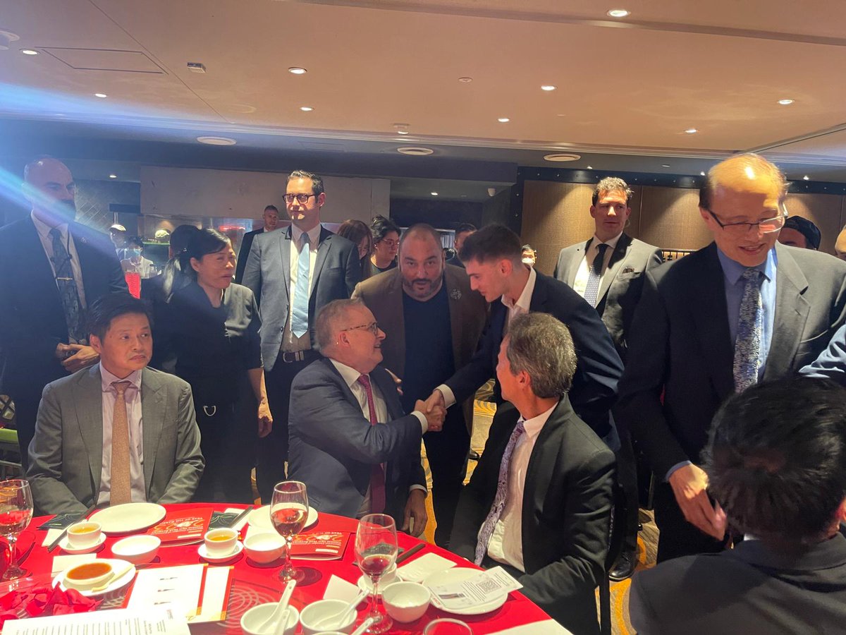 ceacapaabroad's tweet photo. Sydney intern student, Logan R, had the opportunity to meet the Prime Minister of Australia, Anthony Albanese, and the NSW Premier, Dominic Perrottet, at the Haymarket Chamber of Commerce Chinese New Year Banquet. 

#CEACAPAabroad #InternAbroad #StudyAbroad #Sydney #Australia https://t.co/v6EMSV0DVf