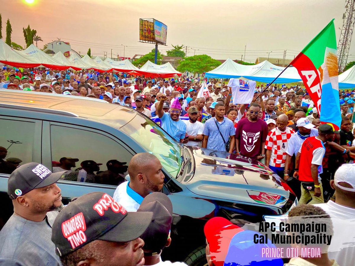 ekpesfrancis's tweet photo. Governor Ben Ayade leads Cross River State APC Campaign to Calabar Municipal LGA. Sweet Prince is Coming! #Back2South https://t.co/dKFVQRINJ7
