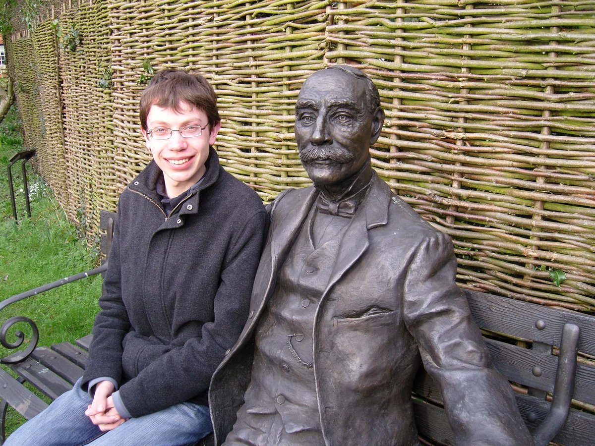 njfreestone's tweet image. Very much enjoyed seeing Tár today - a real tour-de-force with supreme performances.

Whilst I knew of some of what to expect in the plot, I had no idea that this man’s cello concerto would feature so prominently!

(Yes, this is a v old pic!)