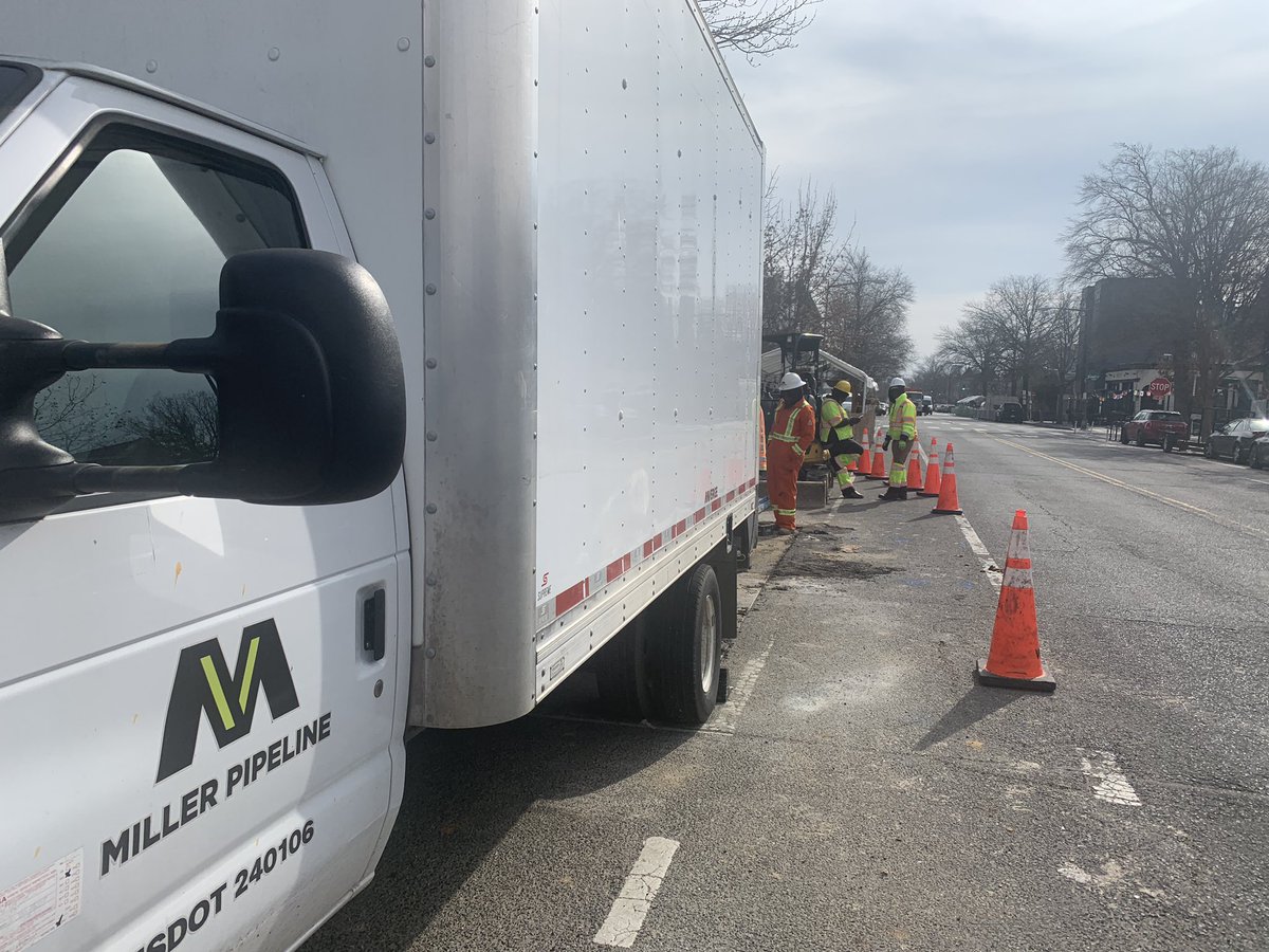 HelloRachelD's tweet image. Because in #dc, it’s all good for pedestrians and folks in wheelchairs and strollers to have to suddenly cross the street mid-block with no notice. What the heck. 3300 block of 11th Street NW. @DDOTDC @BrianneKNadeau