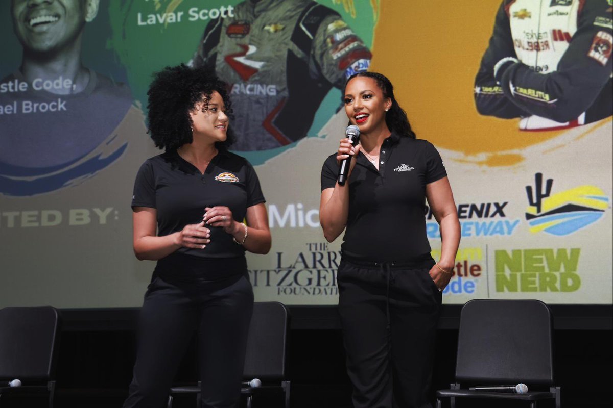 LarryFitzgerald's tweet image. Having the opportunity to share the advances in tech & motorsports with an amazing group of students, athletes & leaders yesterday was inspiring. Thank you @darrellbooker @Xbox @phoenixraceway & the West Point High School team for your partnership with #BeyondTheFinishLine!
