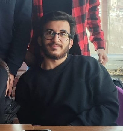 H2GameBros's tweet photo. arkadaşım veailesi diyarbakır galeria binasında saat04.30 civarından beri enkaz altındalar Serdar TUNA Sidar TUNA Halil TUNA Ayhan TUNA Zeynep TUNA çok yağmur yağdı ekiplerin işleri zorlaşıyor daha çok ekip gerekiyor göçük altında hâlâ90 kişi olduğu söyleniyor #Diyarbakırdeprem https://t.co/vb2kKyaacn