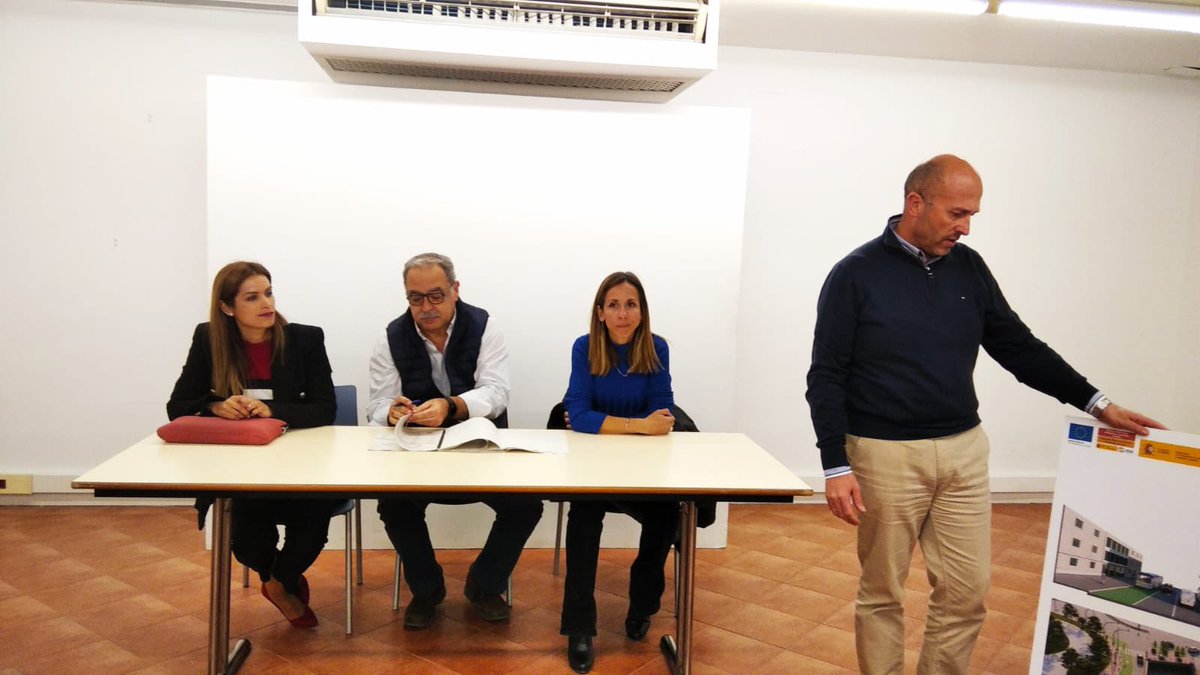 CarmenFructuos4's tweet photo. Los vecinos de San Basilio están ya cansados de que su barrio sea “un aparcadero”.
Durante muchos años han reinvidicado mejoras para la zona pero siempre han sido ignorados.
#transformandoMurcia
#murciaenmarcha🚲🚎🚶♀️
#plandemovilidad22-25
#pedanias❤️ https://t.co/dt2mJXNymk
