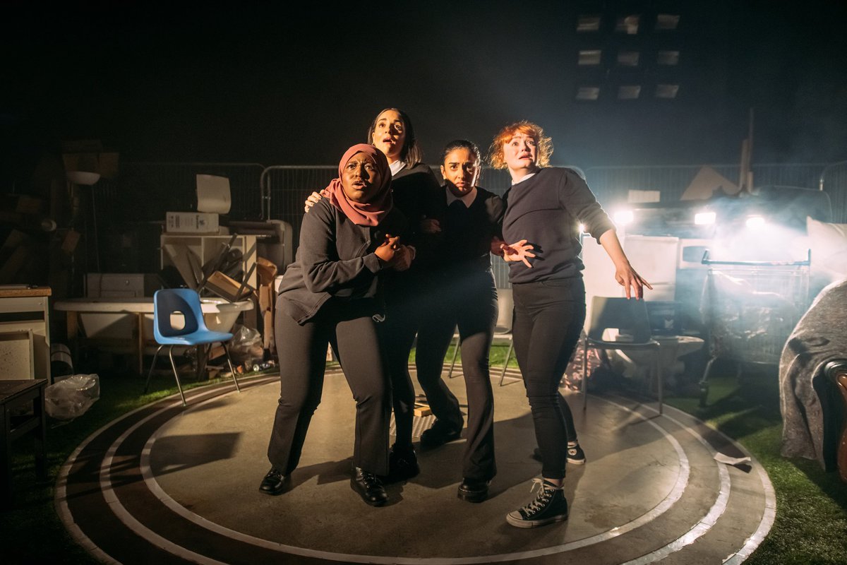 Citizens Theatre (@citizenstheatre) on Twitter photo Break a leg to our wonderful #Moonset cast ahead of opening night <a href="/TronTheatre/">TRON THEATRE</a> tonight 💫
@cindyawor, Zahra Browne, @_LeahByrne, <a href="/LaylaKirk94/">Layla Kirk</a> & <a href="/hannahvisocchi/">Hannah Visocchi</a> 🤩 Break a leg to our wonderful #Moonset cast ahead of opening night <a href="/TronTheatre/">TRON THEATRE</a> tonight 💫
@cindyawor, Zahra Browne, @_LeahByrne, <a href="/LaylaKirk94/">Layla Kirk</a> & <a href="/hannahvisocchi/">Hannah Visocchi</a> 🤩