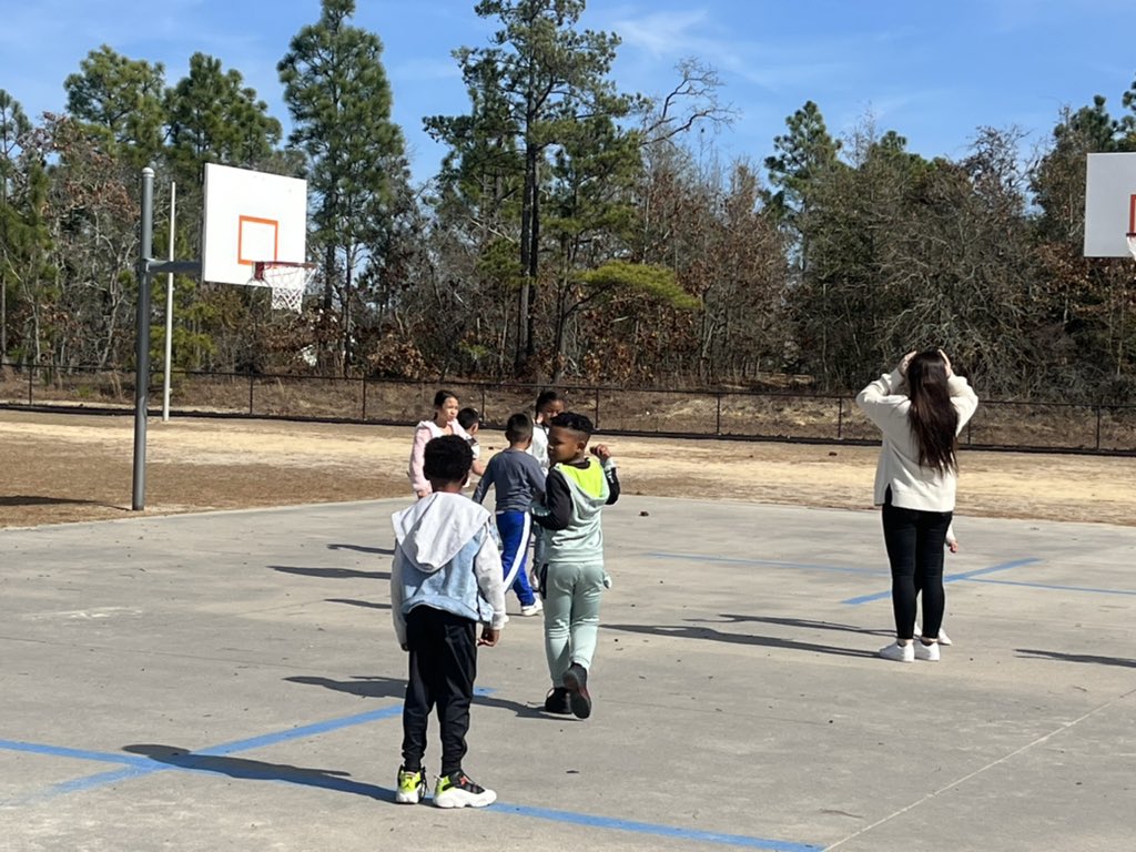 whitener2nd's tweet photo. Playing basketball with Ms. Lee is always fun! @CatawbaTrail https://t.co/1I7s3khrJf