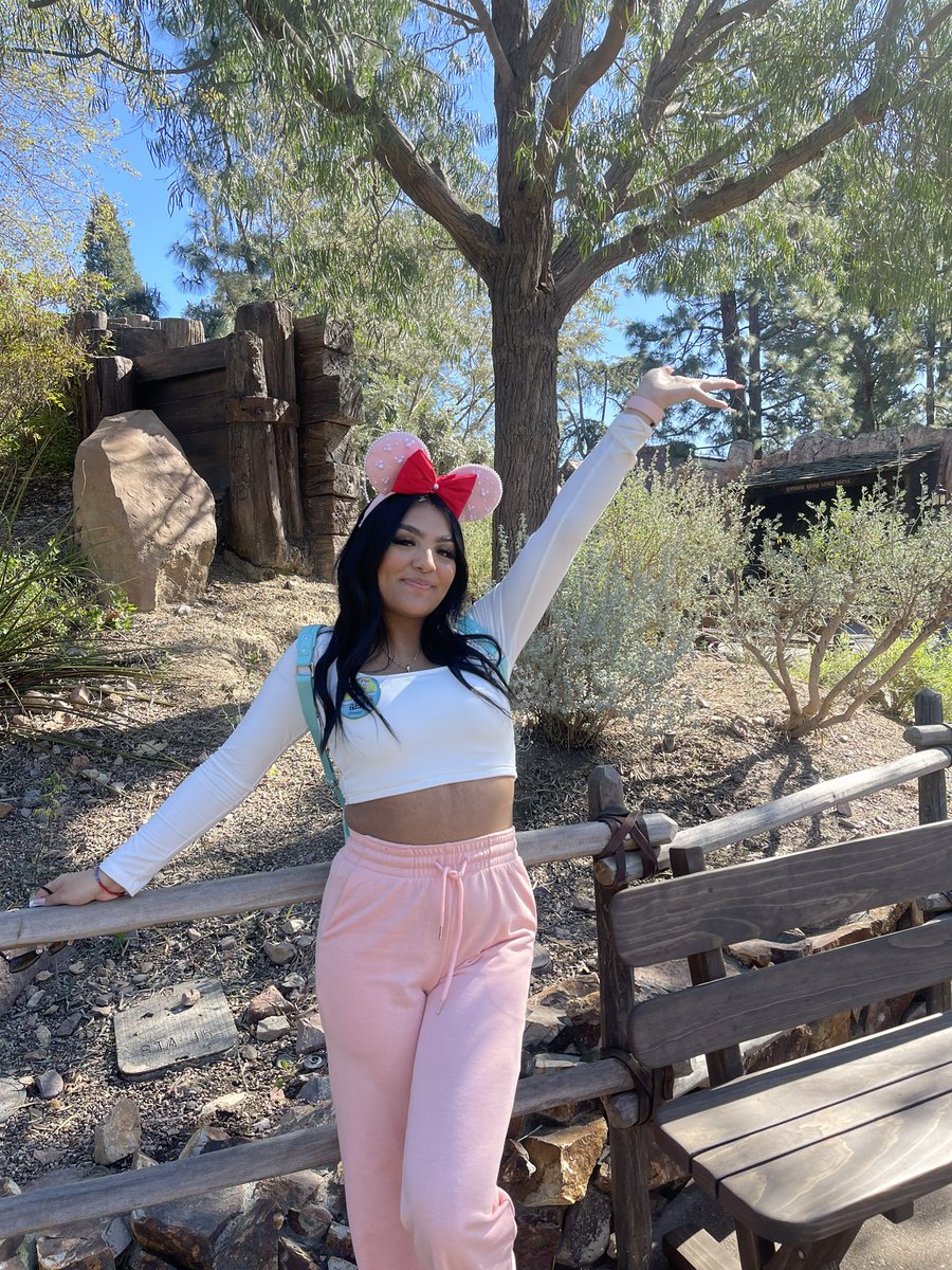 The happiest gal 💌