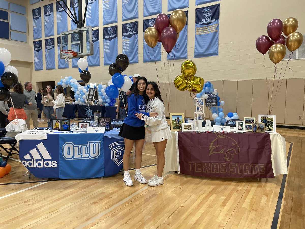 SIGNING DAY!!!! so so so blessed🤍 @TXStateTrack @ctjohnsonXC @CTJohnsonTandF @JPApride @CocoLeftwich @coachesalas @abbey3salas @JuliaPlata_2023