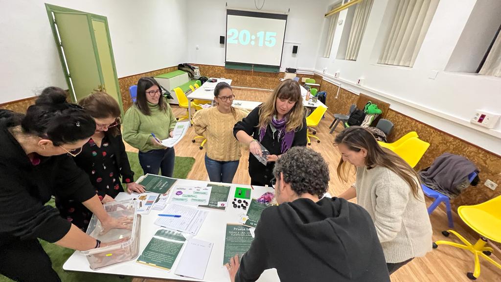 cprcaceres's tweet photo. Comienza el Seminario de Igualdad para los Centros de Educación Secundaria, F.P y Enseñanzas de Régimen Especial. @InnovacionForm @UpeCaceres https://t.co/WSb6hxBem9
