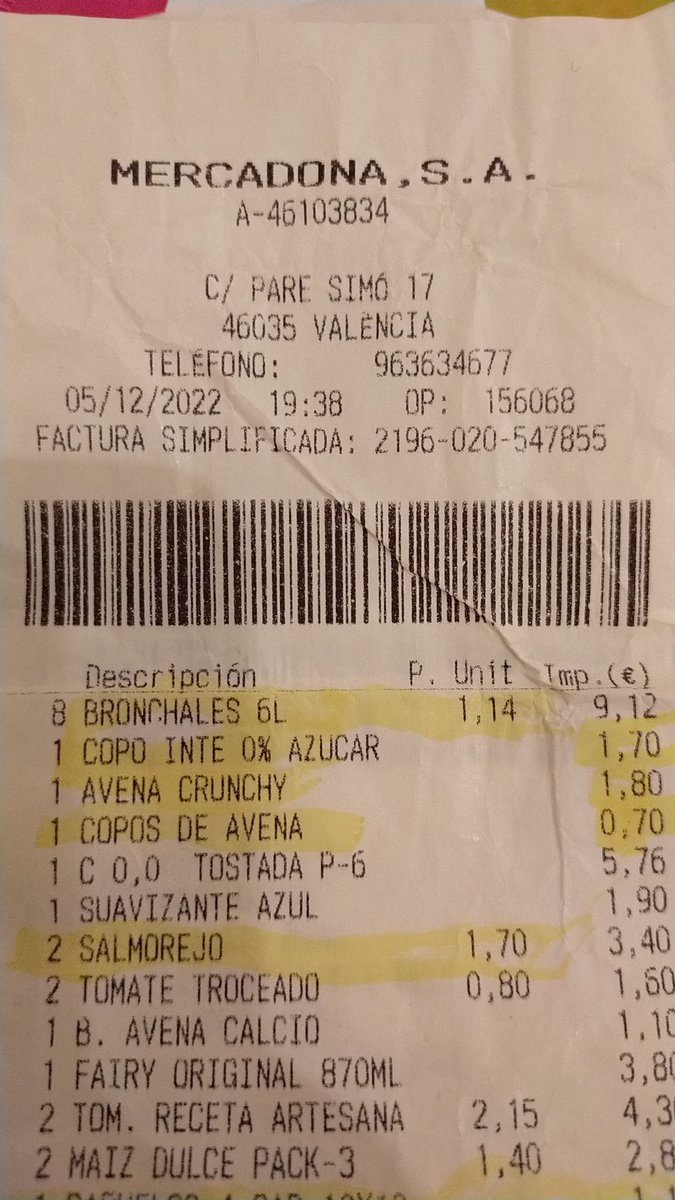 Mecatronica8's tweet photo. @Ramonblom Foto con precios del 5/12/22. Ayer últimoa compra: garrafa de bronchales de 1'14 a 1'23€, salmorejo de 1'70 a 2'15€, copos de avena de 0'7 a 1€. #mercadonaroba https://t.co/28UfEJVczI