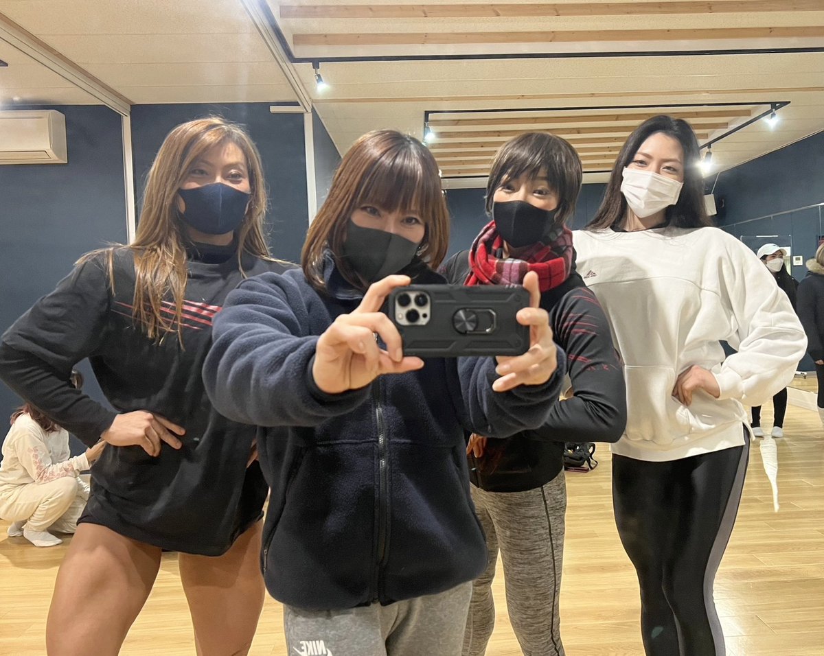 maxgym1997's tweet photo. 2023.2.12(日)12時～ 神戸 JBBF初心者にも向けた講習会、各カテゴリーの基本について、大会出場までの準備について、今年はJBBF選手の魅力を更にお伝えしたくステージにてポージングを披露して頂きます。そしてMAXGYM所属選手も準備を頑張っています。
#jbbf
#メンズフィジーク
#ビキニフィットネス https://t.co/7iF4mVkuLl