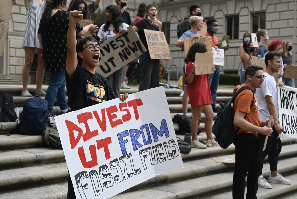 thedailytexan's tweet image. As @UTAustin’s $42 billion endowment is fueled by the oil industry, activists are pushing for the University’s divestment from fossil fuels.

Although, its long-standing relationship with the industry and state government may make it a distant goal.

bit.ly/3YgTQO6