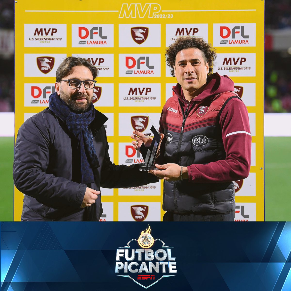 🤩 1 mes en Salernitna...
🤩 1 premio como MVP del mes.

❤️ El reconocimiento para Guillermo Ochoa previo al partido con la Juventus.