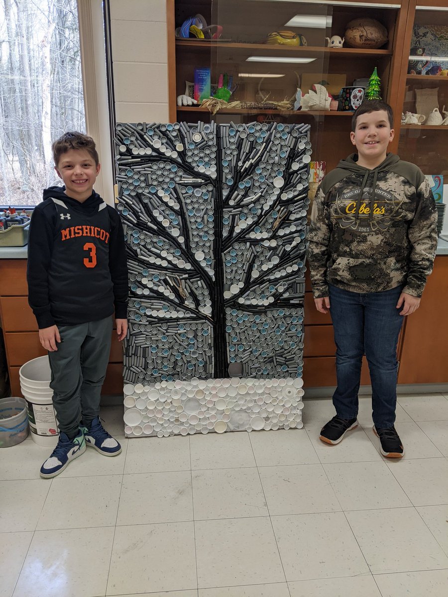 MsDellger's tweet photo. These two rockstar artists gave up their recess to finish the winter tree!  It looks awesome, great job guys! https://t.co/nq546jZYyM