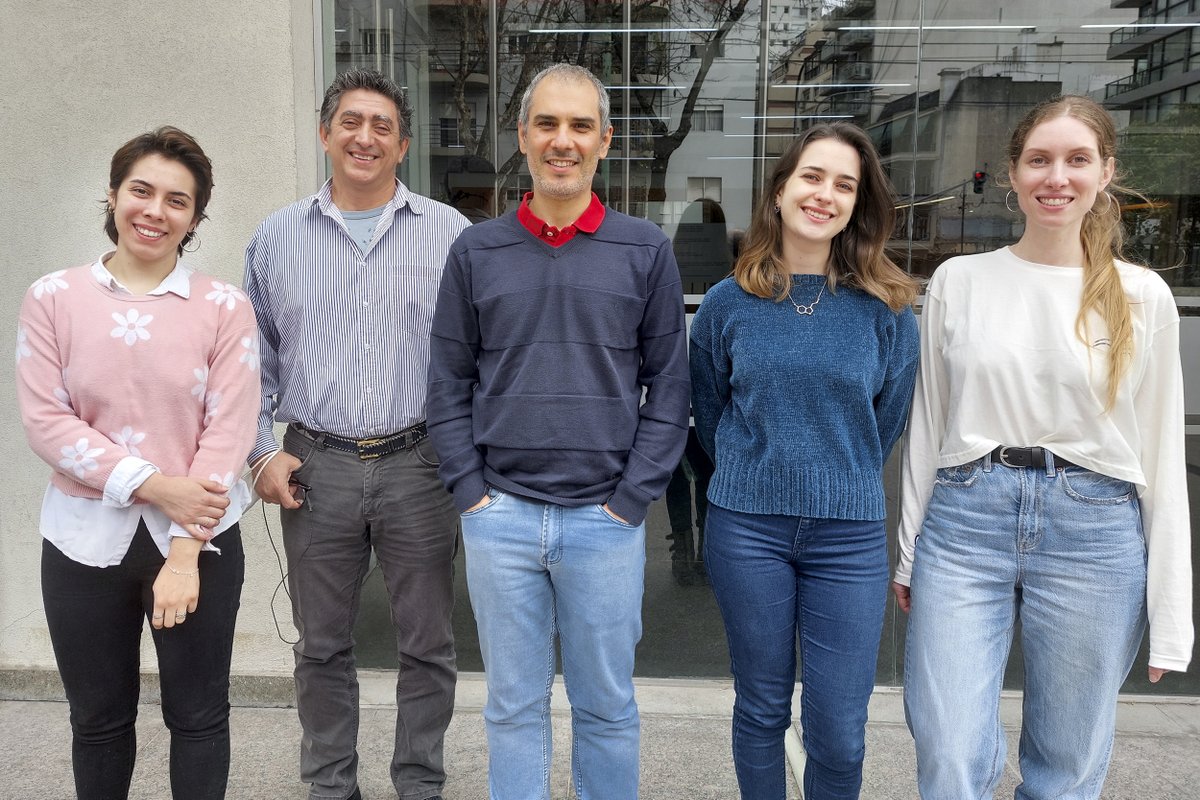 biondi_lab's tweet photo. Hello twitter! 👋We are @biondi_lab 🔬🧪💊💎
Follow us if you want to keep updated with our lab news and scientific posts about #ProteinKinase regulation, #Allostery, #ChemicalBiology, #CellSignaling and much more! https://t.co/NtTd3P08io