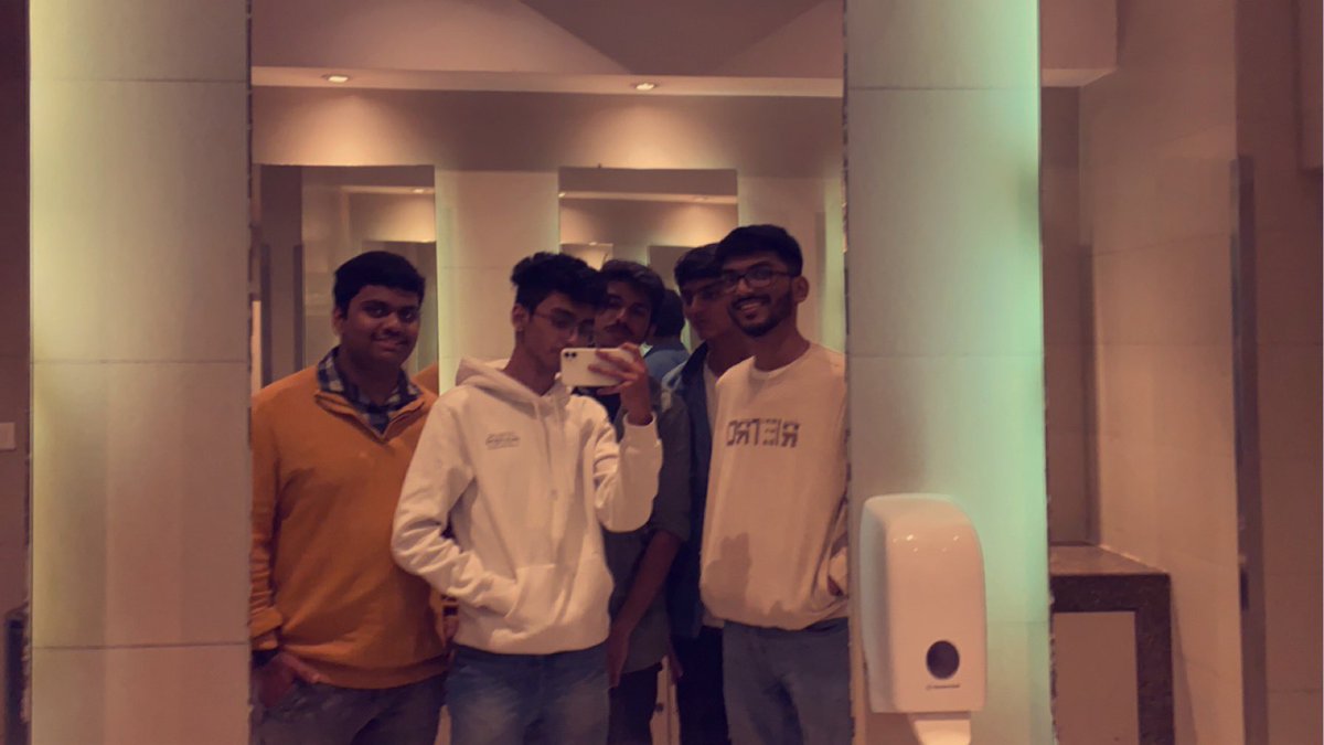 mxnsa_'s tweet photo. Day we waited for 🥳
Finally 3rd sem nekal gaye ….. https://t.co/JXZ2CUDfOx