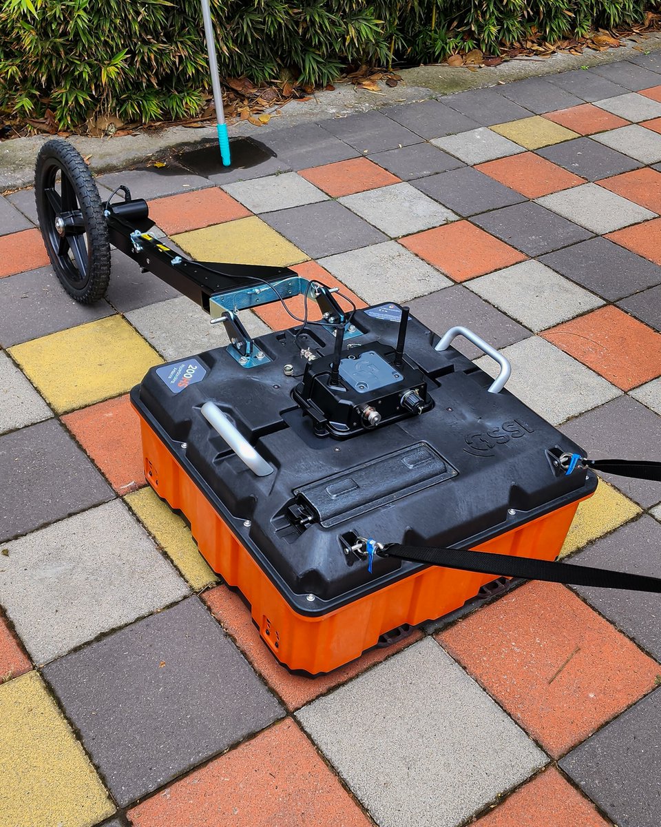 GeoYachayTech's tweet photo. Dentro del proyecto 𝑺𝒂𝒍𝒗𝒂𝒈𝒖𝒂𝒓𝒅𝒂𝒏𝒅𝒐 𝒆𝒍 𝑷𝒂𝒕𝒓𝒊𝒎𝒐𝒏𝒊𝒐 𝑪𝒖𝒍𝒕𝒖𝒓𝒂𝒍 𝑪𝒂𝒓𝒂𝒏𝒒𝒖𝒊 𝒆𝒏 𝒆𝒍 𝑵𝒐𝒓𝒕𝒆 𝒅𝒆𝒍 𝑬𝒄𝒖𝒂𝒅𝒐𝒓, se adquirió un 𝐆𝐏𝐑 con una antena de 𝟐𝟎𝟎𝐌𝐇𝐳.
 #SomosYachayTech https://t.co/jMJUbXoQa7