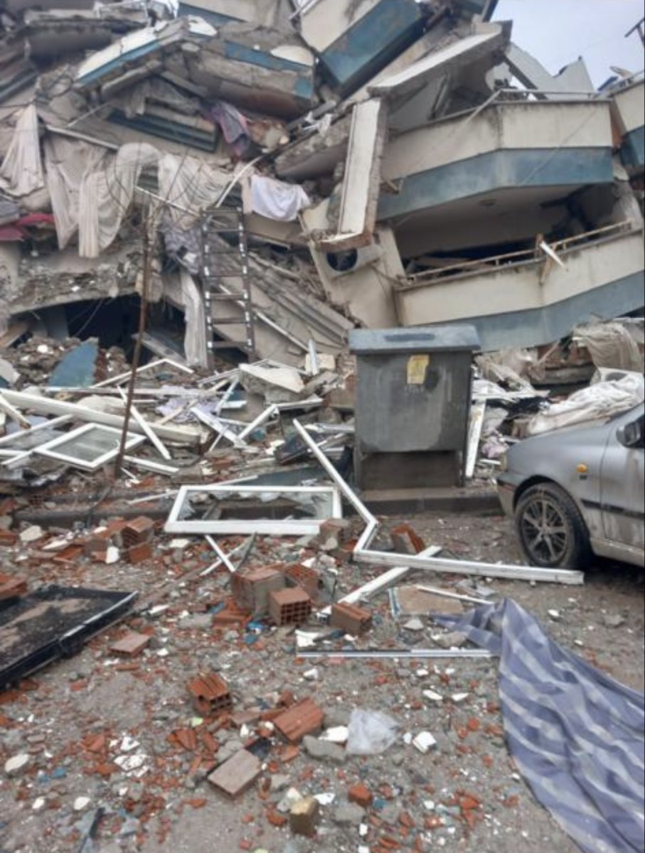 Menderes, Trabzon Cad. Damla Apt. 170/c, 46100 Kahramanmaraş Merkez/Kahramanmaraş, Türkiye. Teyzemden hala bir haber alamıyoruz. Ayse Sapkiran ve eşi mahsur kalmiş olabilir. kahramanmaraş ACİL!!! #acil #deprem #AFAD #DEPREMOLDU #pazarcık #kahramanmaraş <a href="/AFADBaskanlik/">AFAD</a> <a href="/haluklevent/">Haluk Levent ( Ahbap Ekibi )</a>