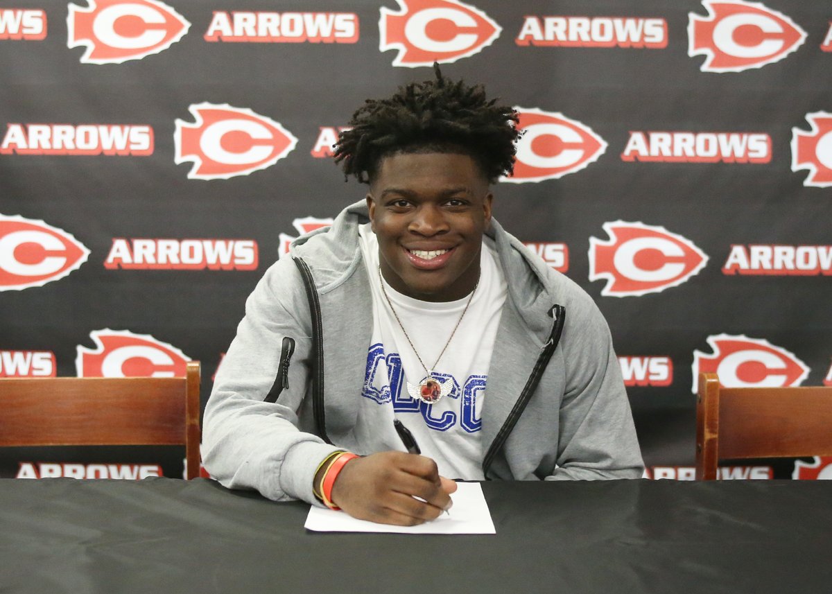 GoArrows's tweet photo. Congratulations to Kam Gibson who signed letter of intent to play football at Copiah-Lincoln  Community College. https://t.co/SHJkjt4dOp