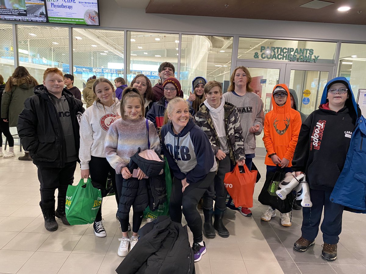 MrsHoltEES's tweet image. First of 4 Tuesday skating trips! We had a blast! #holt2223 #intermediatetrips #skatingfun #thisismyjam
