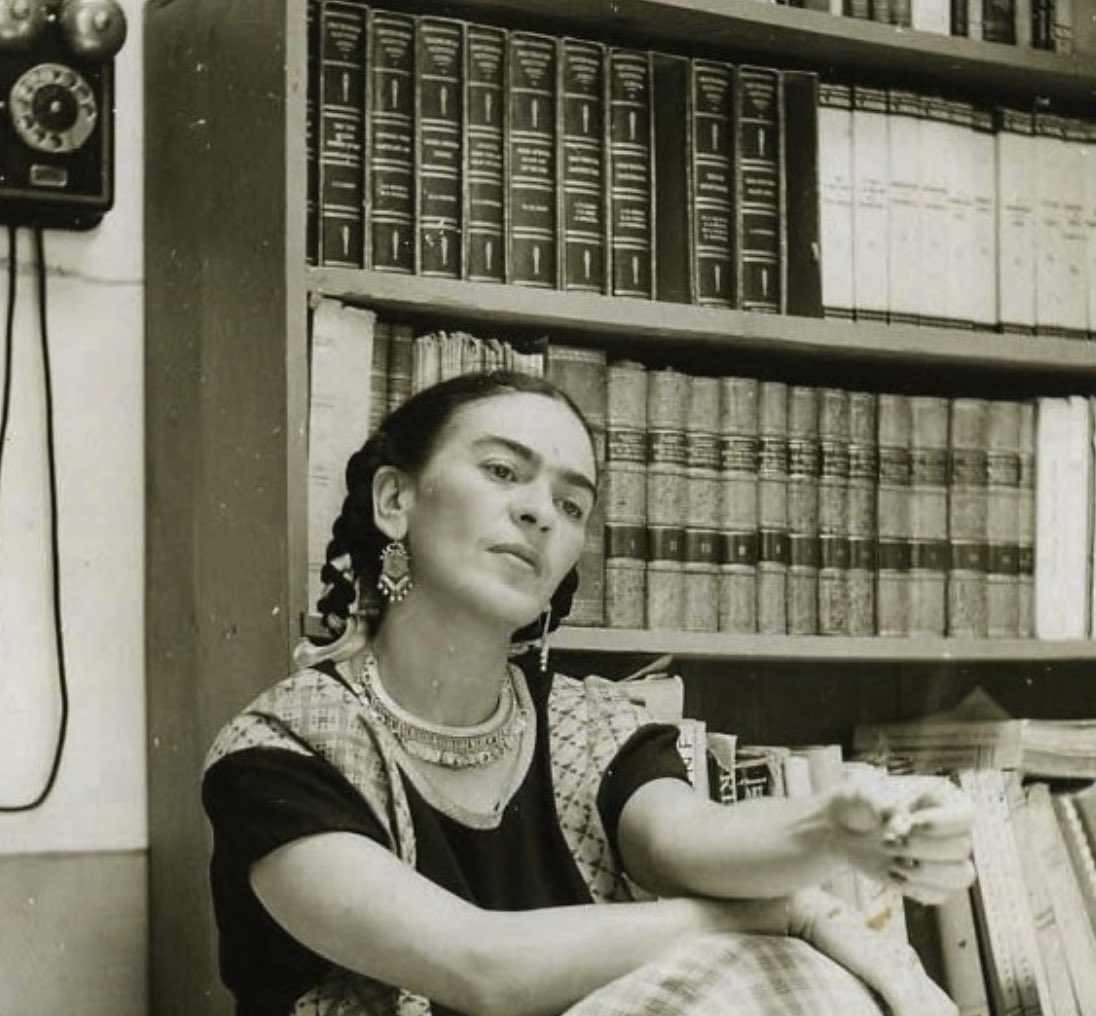 Estas son épocas de muchas y variadas palabras. Aprendamos a escuchar, “donde esta la humildad esta la sabiduría”
Ya hemos aprendido, ya sabemos escuchar y construir nuestra opinión