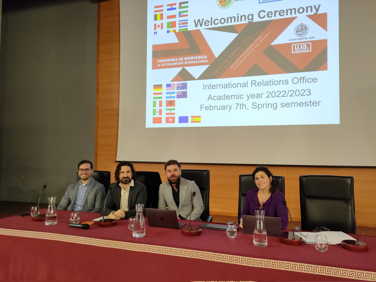 ujaen's tweet photo. 🌍 La @ujaen celebra la ceremonia de bienvenida para su estudiantado internacional, un encuentro dirigido a facilitar la estancia del nuevo alumnado y su inmersión en la vida universitaria jiennense
#UJAInternacional https://t.co/ndVqP9p7Rv