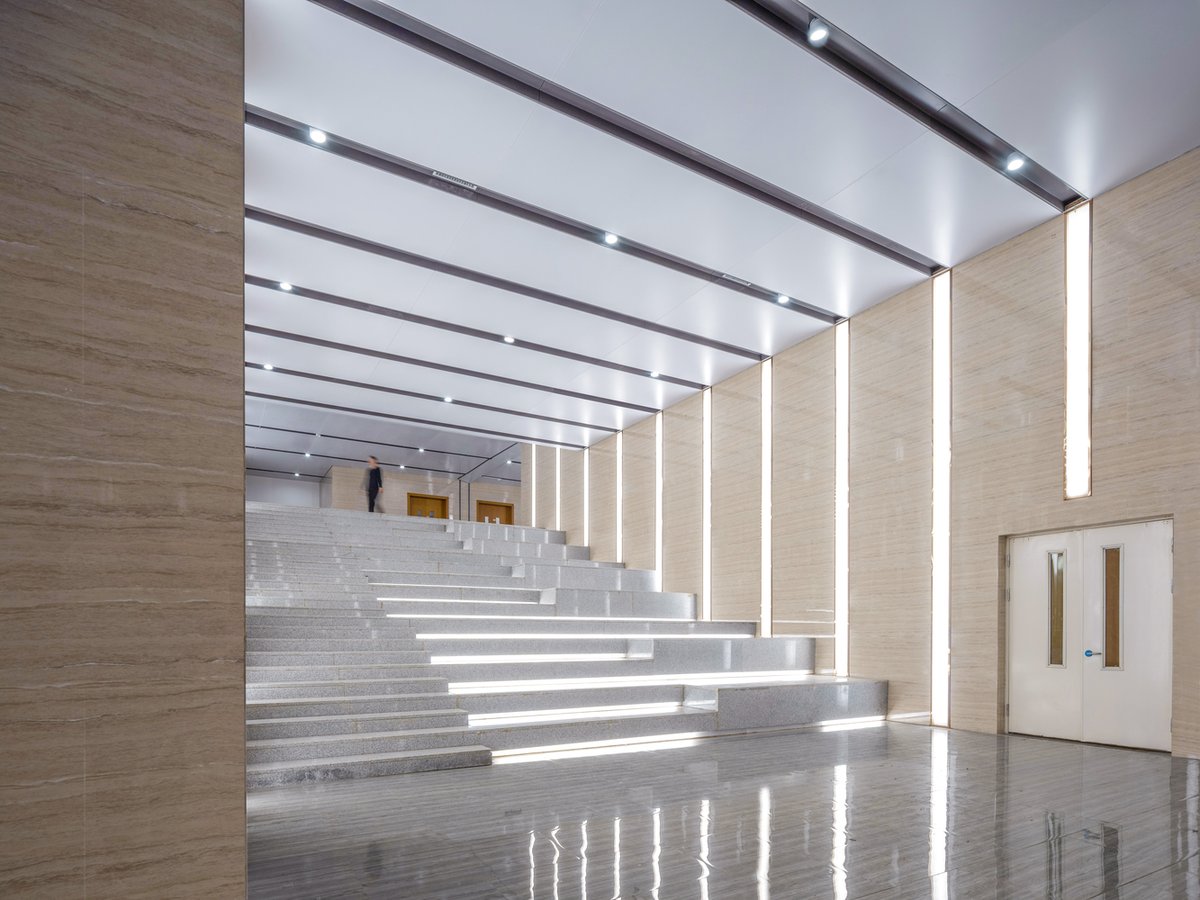 ForgatchThe's tweet image. The contrast between horizontal and vertical lines adds to the #design of this stairway. #architecture  cpix.me/a/163307151