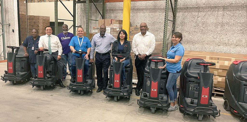 BuildingsAISD's tweet photo. We want to thank the Maintenance department for providing us with these new machines to help us do our daily routines!  #AldineConnected #iMPACTS https://t.co/1tmZLnkOZm