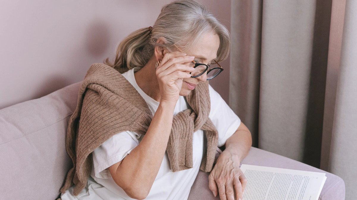 Check out the top-selling contact lenses for presbyopia. 
#lens.com #lensdotcom #presbyopia #readingglasses #contactlenses #eyehealth #eyewear #glasses #eyeglasses 
lens.com/eyestyle/featu…