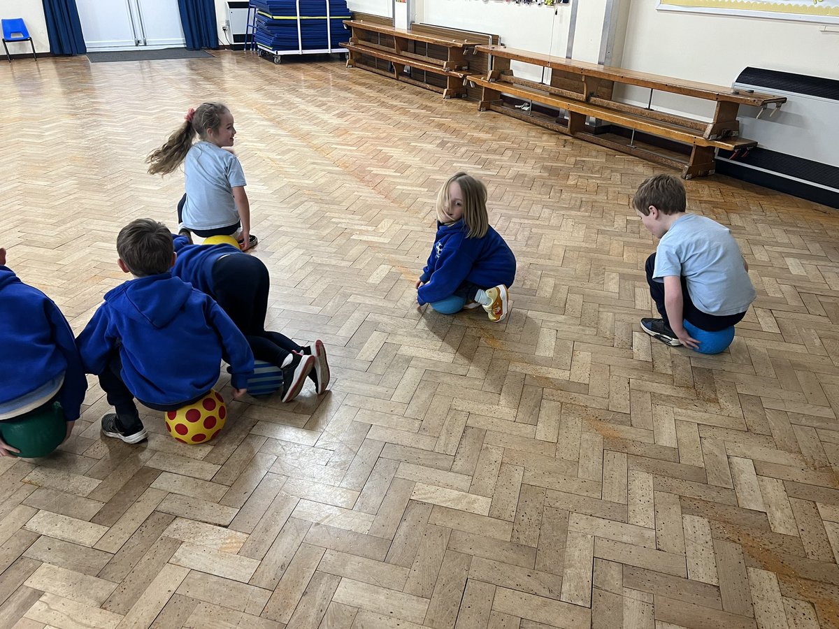 StOswaldsRCgos's tweet image. Some great teamwork for @TaskmasterEdu task 2! The children in Year 1 worked together to create an outdoor game using 1 type of equipment and only 3 instructions! #ChildrensMentalHealthWeek #CMHWTasking
