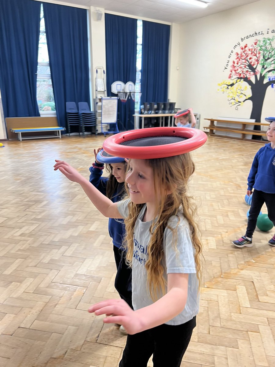 StOswaldsRCgos's tweet image. Some great teamwork for @TaskmasterEdu task 2! The children in Year 1 worked together to create an outdoor game using 1 type of equipment and only 3 instructions! #ChildrensMentalHealthWeek #CMHWTasking