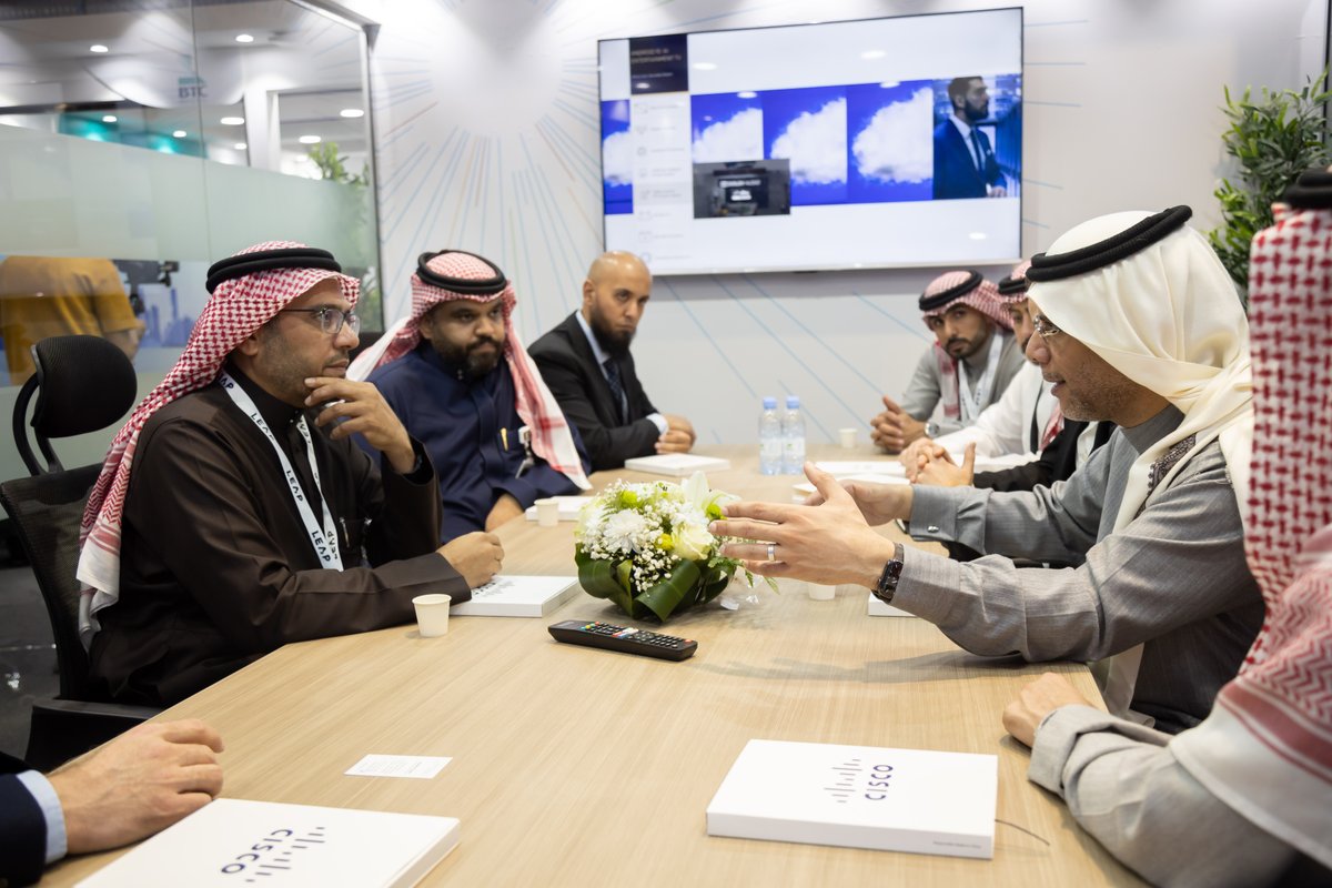 CiscoSaudia's tweet image. Cisco and @AlinmaBankSA have signed an MoU to examine the deployment of software-defined networking (SDN) solutions, implementation of collaboration technologies and skills development initiatives at #LEAP23 
#CiscoLEAP