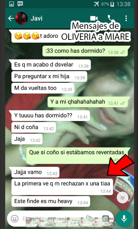 Wismichu's tweet photo. Hola Javi, en la primera foto tenía unos 15/16 años. Tres menos que Miare cuando te intentaste meter en su cama y te rechazó. Teniendo tú 30, mujer e hijos. Motivo por el que estás obsesionado con ella desde entonces. 
La segunda es un de vídeo sobre libros de youtubers. https://t.co/5K3u1GTINy