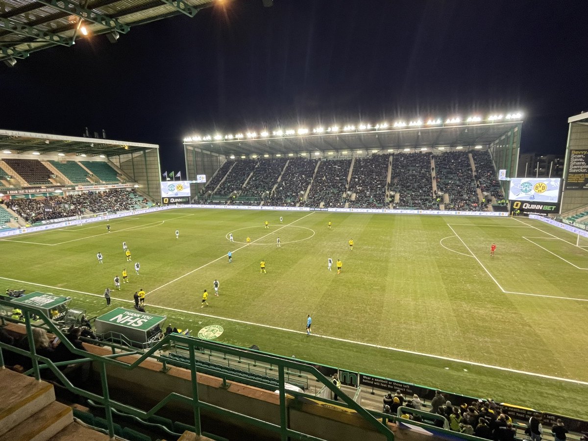 A superb effort from the Hibs fans to back the Under-19s in the #UYL tonight 👏💚