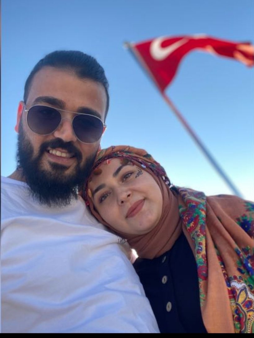 8 aylık hamile saatlerdir enkaz altında lütfen yayalım Sevil-Mehmet Kıraç 
<a href="/ahbap/">Ahbap</a> <a href="/BabalaTv/">BaBaLa TV</a> <a href="/haluklevent/">Haluk Levent ( Ahbap Ekibi )</a> #deprem #hatayyardimbekliyor #HatayıKaderineTerkEtme #enkazaltındayım